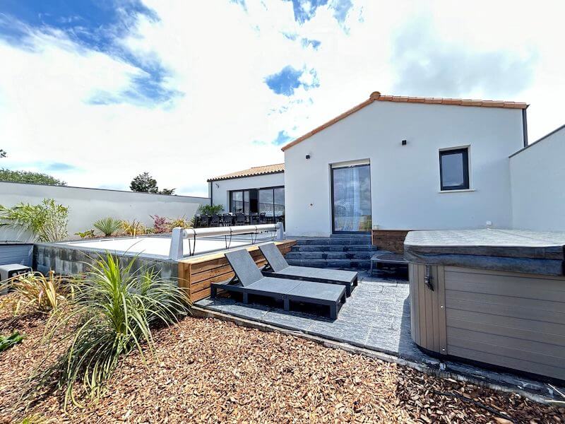 Gites Chambres Dhotes Vendée 85 Villa avec piscine et spa privatif 