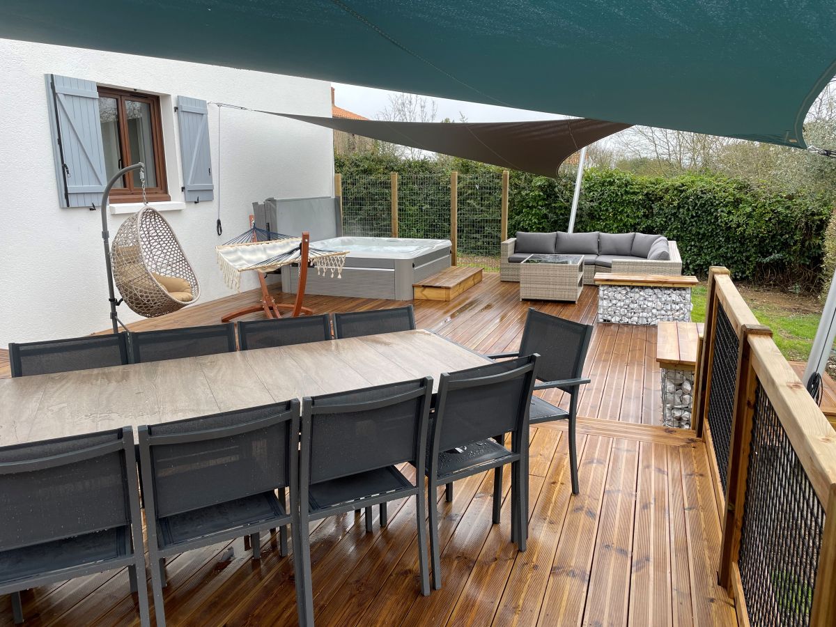 Gites Chambres Dhotes Vendée 85 Grande Villa 20 personnes spa et piscine      