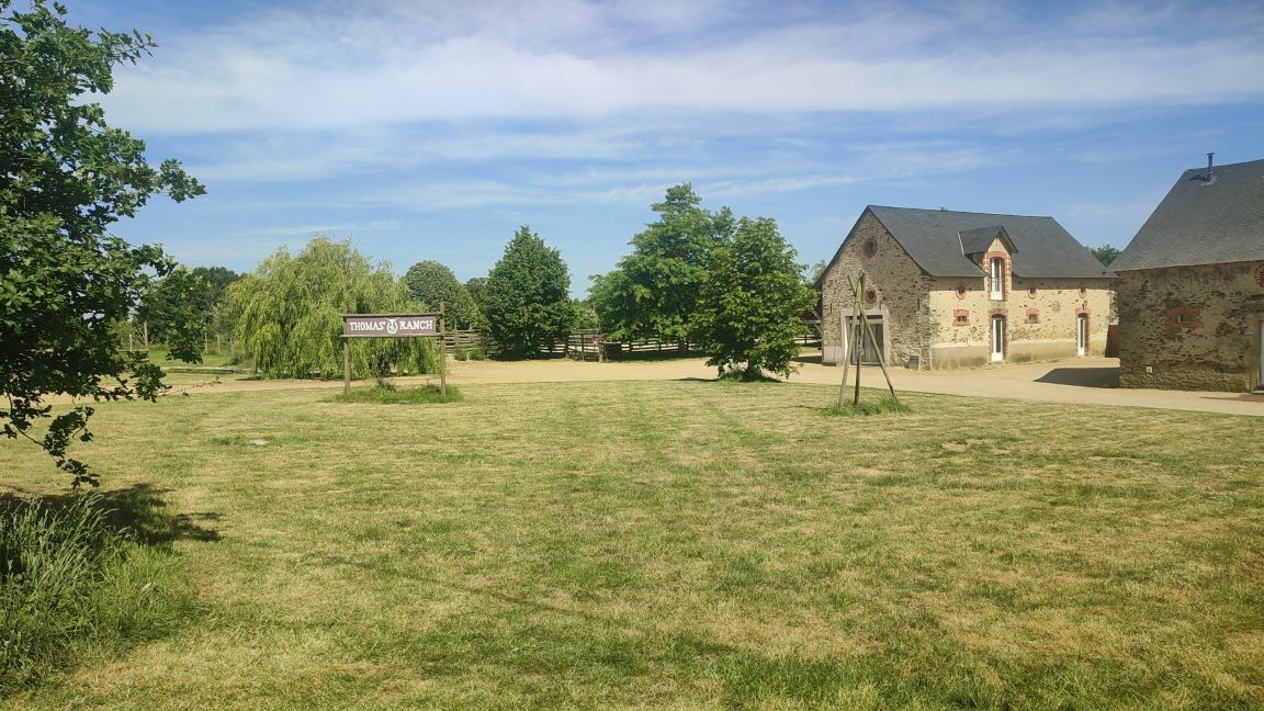Gites Chambres Dhotes Maine-et-Loire 49 GITE DE GROUPE cadre atypique THOMAS RANCH