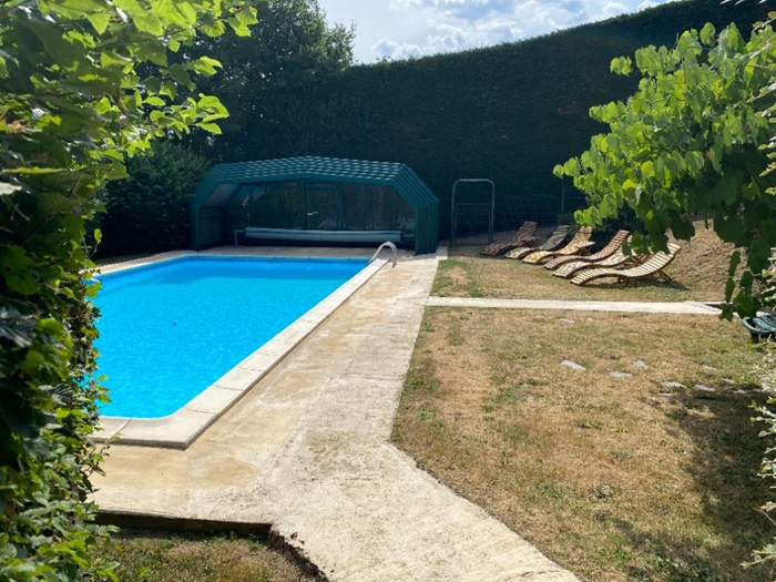 Gites Chambres Dhotes Haute-Loire 43 Grand gîte  avec piscine, 10 chambres sud Auvergne