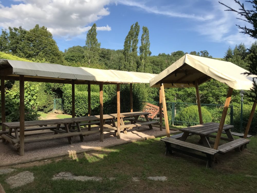 Gites Chambres Dhotes Haute-Loire 43 Grand gîte  avec piscine, 10 chambres sud Auvergne