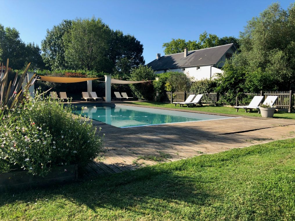 Gites Chambres Dhotes Tarn 81 Gite haut de gamme 30 pers - piscine / 14 chambres