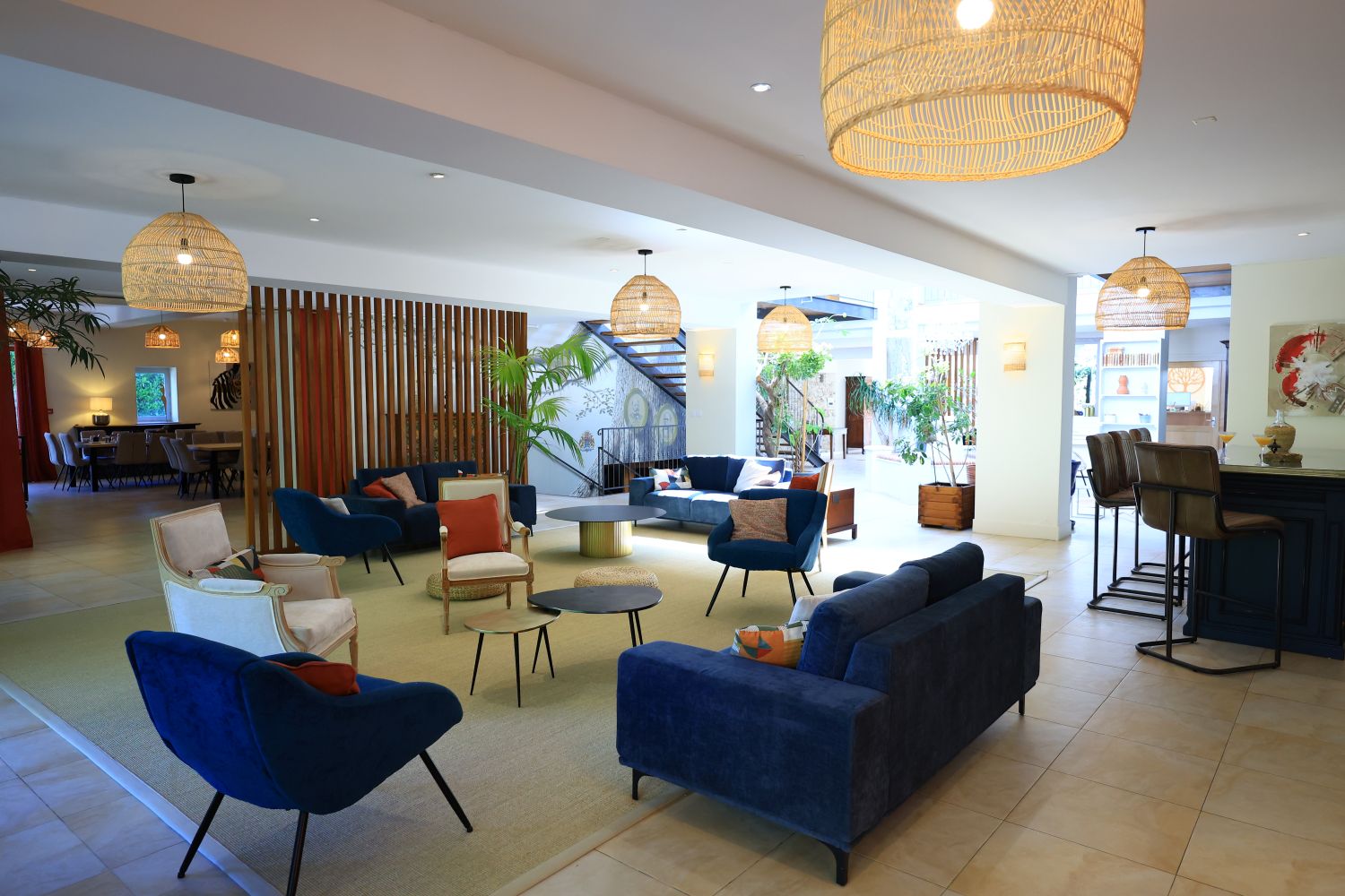 Gites Chambres Dhotes Tarn 81 Gite haut de gamme 30 pers - piscine / 14 chambres