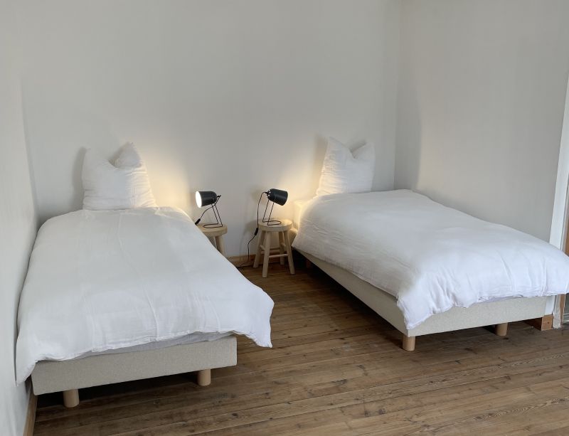 Gites Chambres Dhotes Finistère 29 Maison 14 pers, 20 min plages, 5ch, 5sdb 