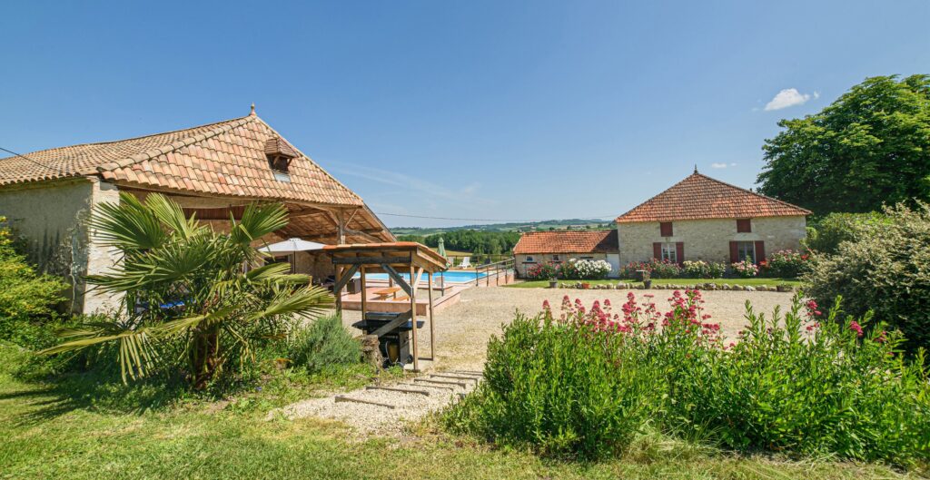 Gites Chambres Dhotes Lot-et-Garonne 47 Gite avec salle de réception &  vue panoramique 