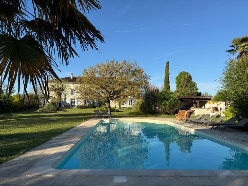 Gites Chambres Dhotes Charente 16 Grand gîte de charme 19ᵉ rénové – piscine chauffée