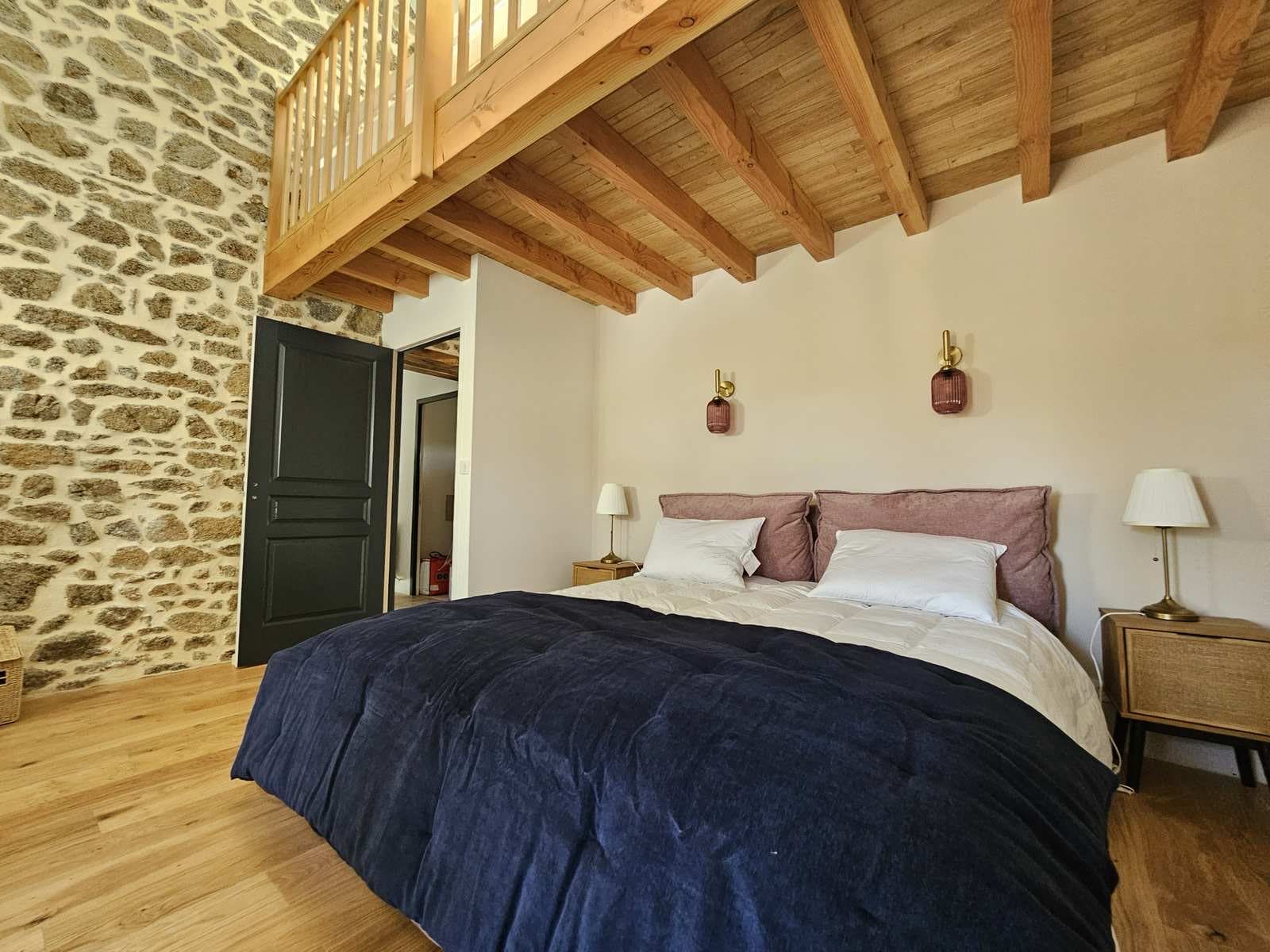 Gites Chambres Dhotes Creuse 23 Le Granit des Champs - Grand gîte avec piscine
