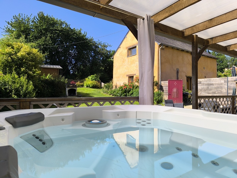 Gites Chambres Dhotes Ille-et-Vilaine 35 Gîtes XL 30 places : piscines, jacuzzi, hammam