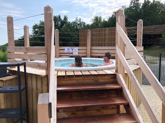 Gites Chambres Dhotes Lot 46 Château de Termes 11 gîtes, 4 chalets, Piscine Spa