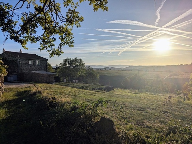 Gites Chambres Dhotes Haute-Loire 43 Le Hameau des Volcans – 3 maisons face au volcan